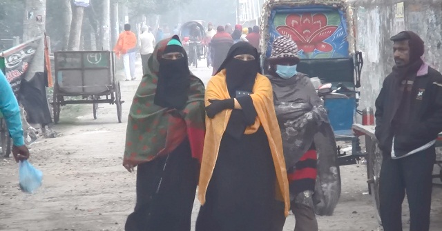 বরিশালে কর্মহীন ১ হাজার পরিবারের মাঝে প্রধানমন্ত্রীর শুভেচ্ছা সামগ্রী বিতরণ