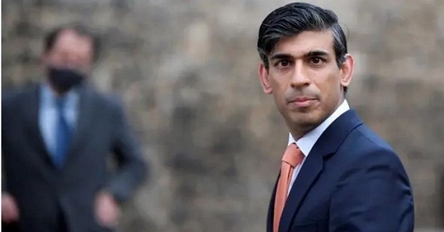 দায়িত্ব নিয়েই ‘ভুল করে’ তোপের মুখে ঋষি সুনাক