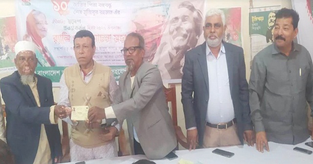 পাথরঘাটায় সাংসদ পরিবারের সকল সদস্য ও আলমগীর হোসেনের আশু রোগমুক্তি কামনায় প্রার্থনা