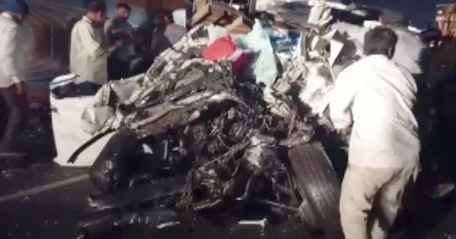 বাস চালকের ‘হার্ট অ্যাটাক’ দুর্ঘটনায় ৯ প্রাণহানি
