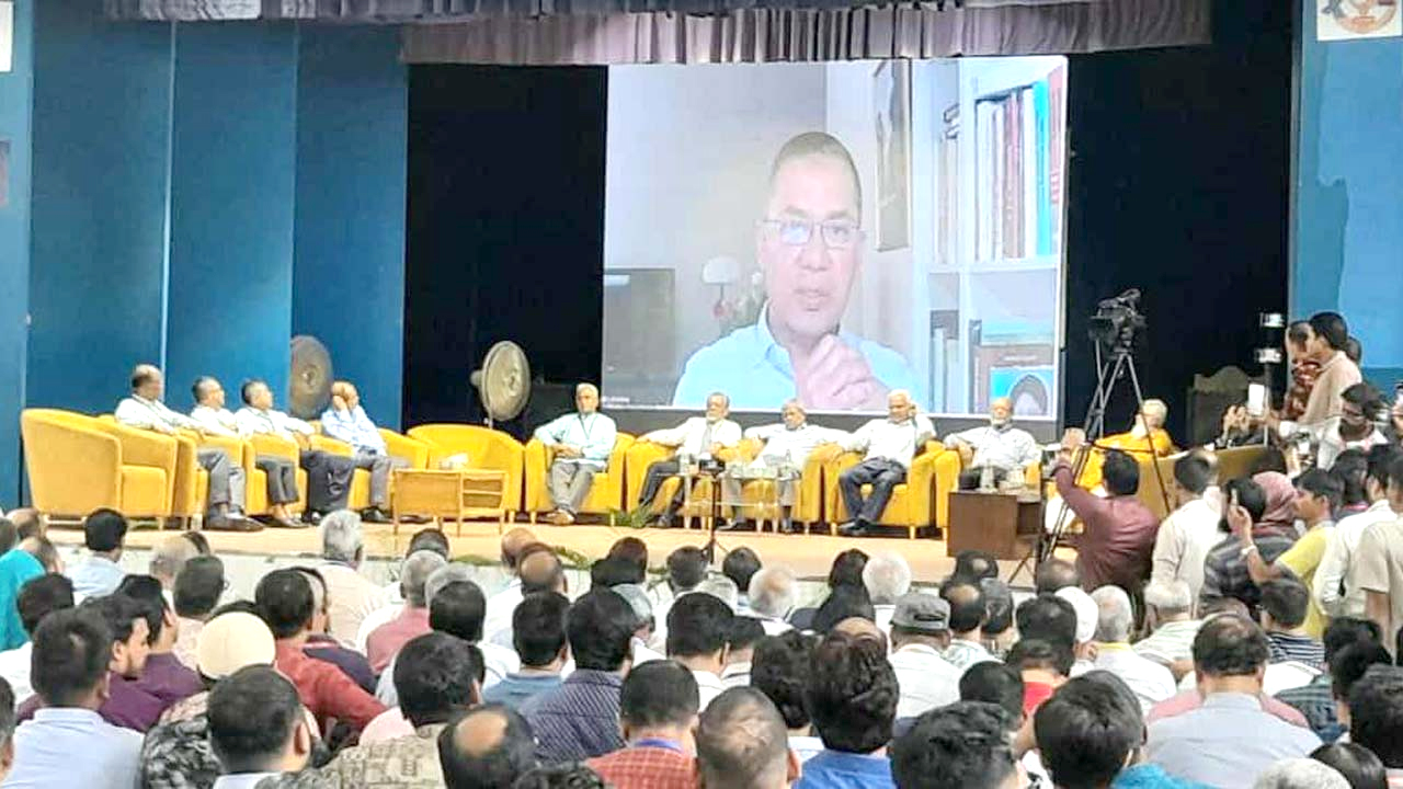 ৫ আগস্ট সমগ্র জাতি হঠাৎ করে দম ফিরে পেয়েছে : তারেক রহমান