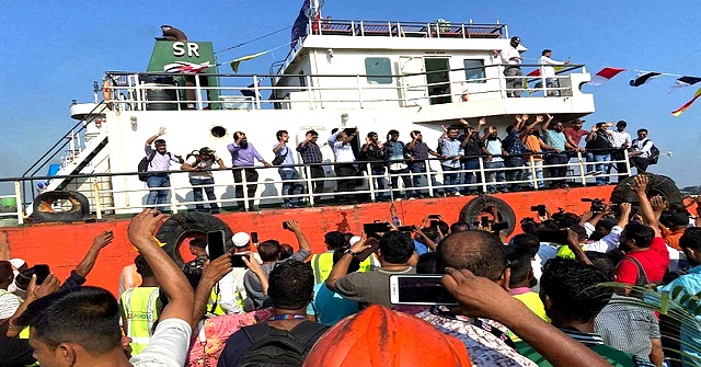 চট্টগ্রাম বন্দরে এমভি আবদুল্লাহর নাবিকেরা