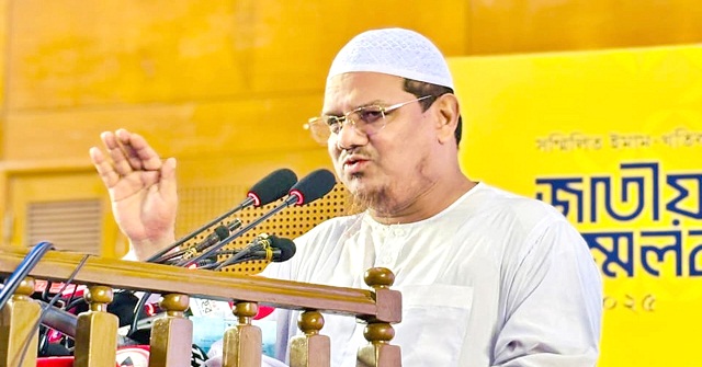 ক্ষমতার সিঁড়ি হিসেবে আলেমদের ব্যবহারের কোনো সুযোগ কাউকে দেওয়া যাবে না