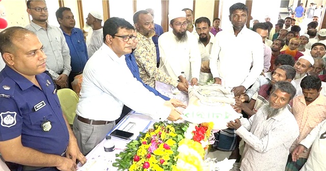 ভোলায় ৪১ হাজার কৃষকের মাঝে সার ও বীজ বিতরণ