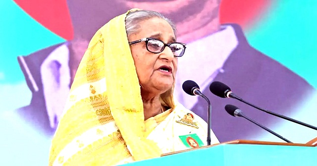 বিএনপি কাউকে ইফতার দেয় না, শুধু খায় : প্রধানমন্ত্রী
