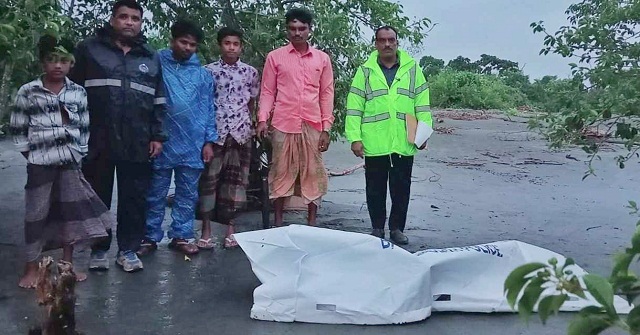 গেঞ্জিতে ইসলামী যুব আন্দোলন, চট্টগ্রাম’ লেখা যুবকের অর্ধগলিত মরদেহ কুয়াকাটা সৈকতে উদ্ধার 