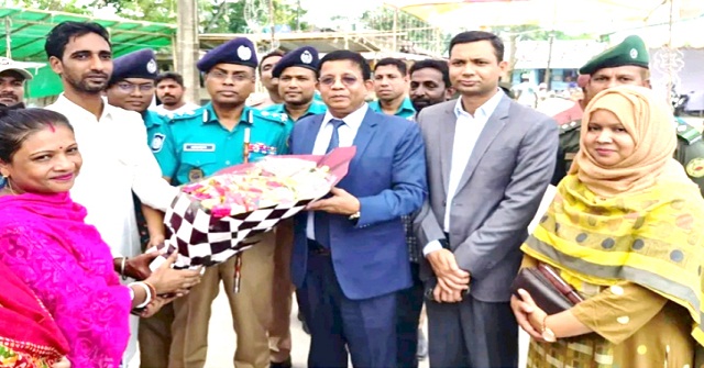 বরিশালে শংকর মাঠ পরিদর্শনে বিভাগীয় কমিশনার