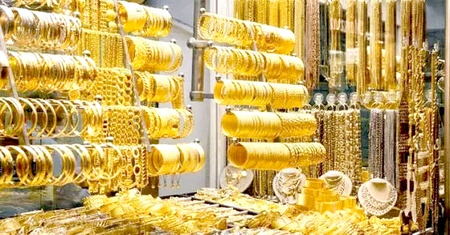 সোনার দাম ভরিতে কমলো সাড়ে ৬ হাজার টাকা