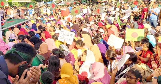 ‘হাই প্রেসারে’ মোশাররফ করিমের নামে মানহানি মামলা
