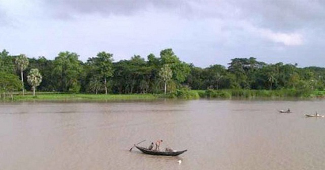 উজিরপুরে সন্ধ্যা নদীতে মৎস্য অফিসের অভিযানিক দলের ওপর হামলা