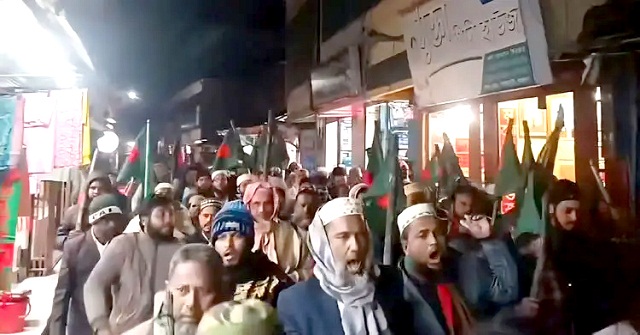 বরগুনা‍য় নারী কর্মীদের ধাওয়া, প্রতিবাদ করায় জামায়াত নেতার ওপর হামলা