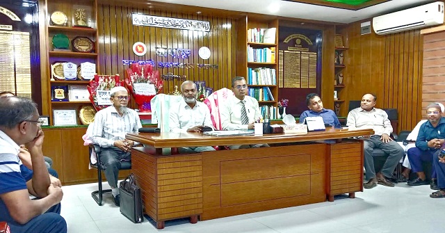 ঢাবির সিনেট নির্বাচন: বরিশালে স্টিয়ারিং কমিটির চেয়ারম্যান ববি উপাচার্য