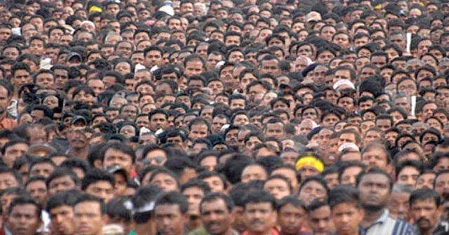 শ্রমজীবীদের পর্যাপ্ত ত্রাণের দাবীতে বিক্ষোভ