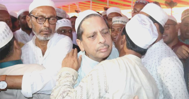 বরিশালে ঈদজামাত অনুষ্ঠিত, মুসল্লিদের ঢল