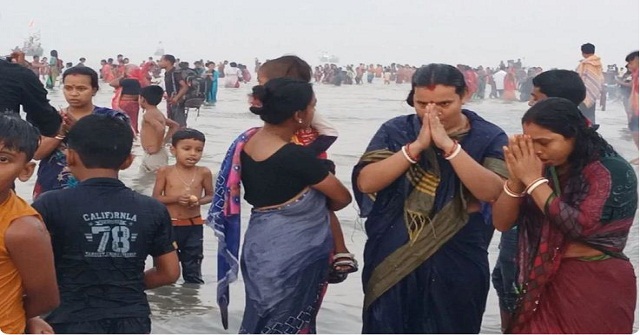 রাস উৎসব; কুয়াকাটায় পুণ্যার্থীদের ঢল