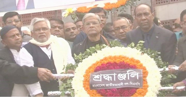  রাজাপুরে স্বাস্থ্যবিধির কোন তোয়াক্কা নেই 