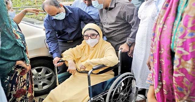 বিকেলে হাসপাতাল থেকে বাসায় ফিরছেন খালেদা জিয়া