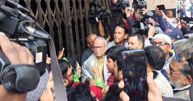তালা ভেঙে পল্টন কার্যালয়ে ঢুকলেন বিএনপি নেতাকর্মীরা