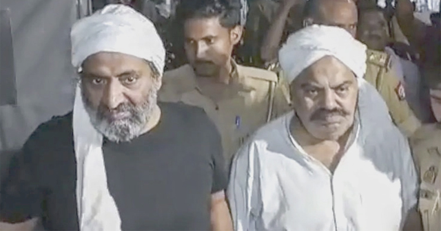 ভারতে টিভি লাইভে সাবেক সংসদ সদস্যকে গুলি করে হত্যা