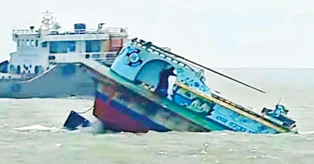 এবার জলসীমায় চরমোনাই মাহফিল থেকে ফিরতি পথে দুর্ঘটনা!