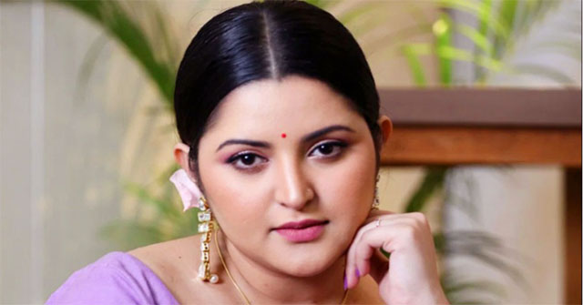 উনি সব কিছু এমন ষড়যন্ত্র বইলা চালায়ে যাইতে চায় ক্যান: পরী
