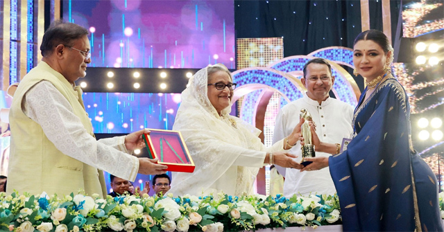  বিমানের যাত্রাপথে বাংলাদেশের সিনেমা  দেখিঃপ্রধানমন্ত্রী