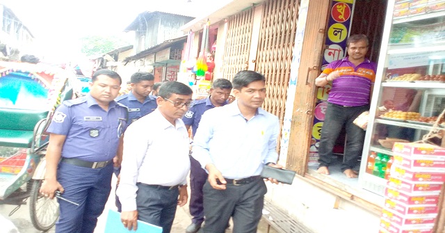 ঝালকাঠিতে আগুনে পুড়েছে দুটি দোকান