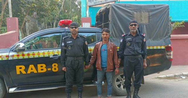 ভোলা থেকে ‘জিনের বাদশা’ কালা হুজুর আটক 
