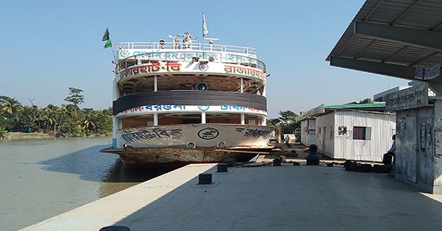 যাত্রী সংকটে বরগুনা থেকে ছাড়েনি লঞ্চ