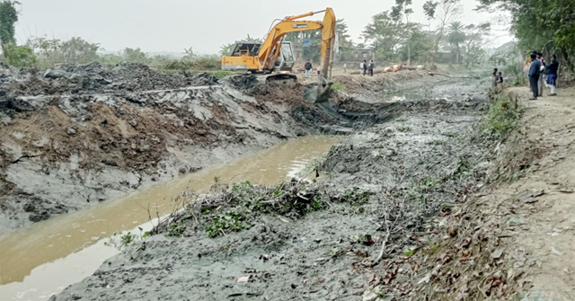দুই বছর পর শুরু হলো নগরীর ৭ টি খাল খনন