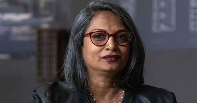 হঠাৎ দুই ভাগ হয়ে গেল চলন্ত ট্রেন