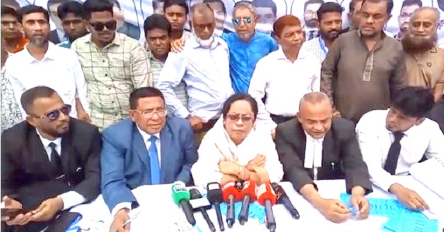 বরিশাল জেলা আইনজীবী সমিতির নির্বাচন চলছে