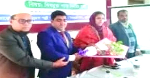 দুমকীতে দরিদ্র নারীদের প্রশিক্ষণ