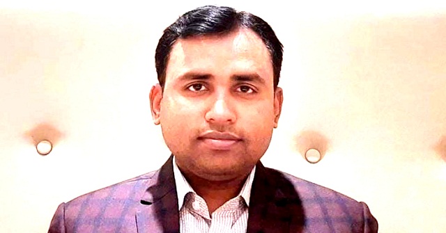 বাসের ধাক্কায় মোটরসাইকেল আরোহী প্রভাষক নিহত