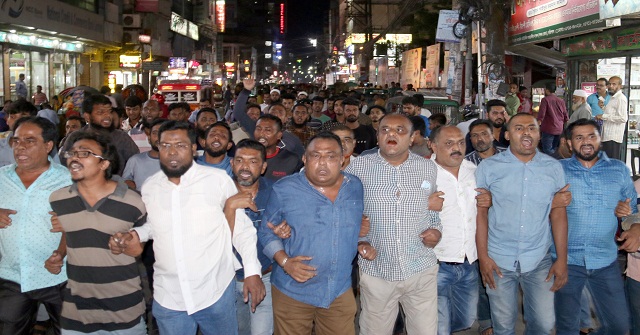 বরিশালে যুবলী‌গের শো ডাউন, বিএন‌পি নেতাদের ওপর হামলার অভিযোগ