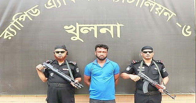  খুলনার ট্রিপল মার্ডার মামলার প্রধান আসামি রফিকুল বরিশালে থেকে গ্রেফতার