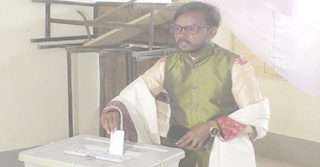 নিজেকে ভোট দিতে পারলেন না হিরো আলম