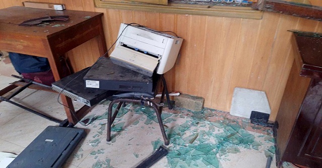 সুপ্রিম কোর্ট বারে উত্তেজনা, ভাঙচুর