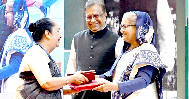 একুশে পদক পেলেন ২১ ব্যক্তি-প্রতিষ্ঠান