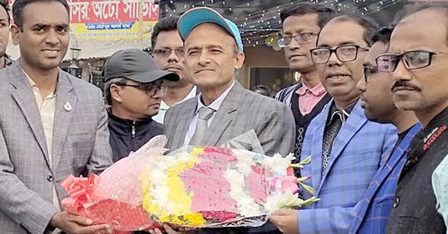 ‘উন্নয়ন-সেবার তথ্য এখন মানুষের হাতে হাতে’