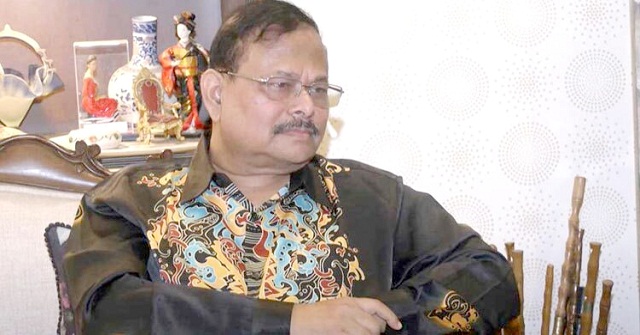  মঠবাড়িয়ায় রাস্তা ভেঙ্গে ৪ গ্রামের মানুষের চলাচলে চরম দুর্ভোগ 