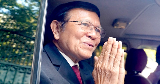 কম্বোডিয়ার বিরোধীদলীয় নেতার ২৭ বছরের দণ্ড