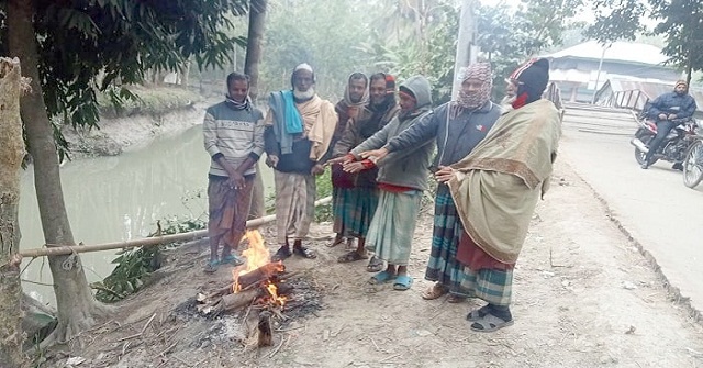 ‘মেম্বাররে ভোট দেই নাই, তাই কম্বলও দেয় নাই’