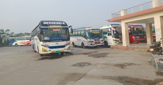 অনির্দিষ্টকালের জন্য বরগুনায়  বাস চলাচল বন্ধ