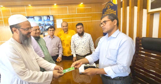  স্বশরীরে হাজির হয়ে শোকজের জবাব দিলেন ইসলামী আন্দোলনের মেয়রপ্রার্থী