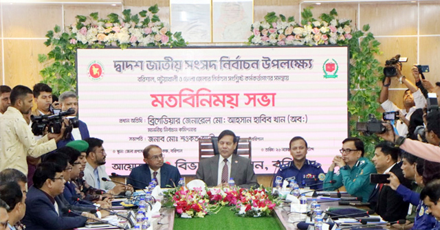 নির্বাচনে সেনা মোতায়েনের সিদ্ধান্ত এখনও হয়নি : ইসি আহসান হা‌বিব