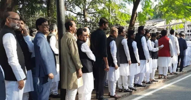 গণভবনে মনোনয়নপ্রত্যাশীদের ভিড়