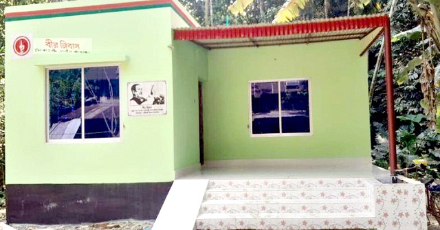 ভাণ্ডারিয়ায় ১২অসচ্ছল মুক্তিযোদ্ধা পাচ্ছেন বীর নিবাস 