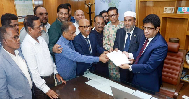 মনোনয়নপত্র সংগ্রহ শুরু করেছেন বরিশালে প্রার্থীরা