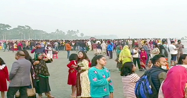 ভালোবাসা দিবস, পর্যটক মুখর কুয়াকাটা